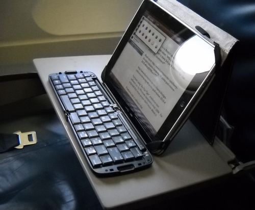 ipad-keyboard-airplane